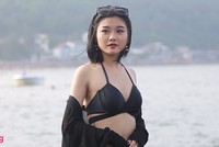 Du khách 'sống ảo' với trời xanh, biển trong ở Đồ Sơn dịp 30/4