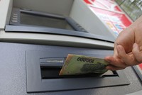Khách hàng nên kiểm tra ATM trước khi giao dịch để kịp thời phát hiện dấu hiệu bất thường