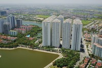 Việc phá vỡ quy hoạch ban đầu khiến Khu đô thị kiểu mẫu Linh Đàm trở nên ngột ngạt, nhếch nhác, cảnh tắc đường diễn ra thường nhật. Ảnh: Dũng Minh 