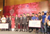 Đại diện các start-up FinTech đạt giải 
tại Chương trình FCV
