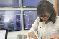 Động thái mua vào của lãnh đạo và người nhà giúp cổ đông, nhà đầu tư yên tâm hơn vào triển vọng của doanh nghiệp