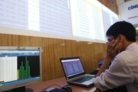 VN-Index khó quay về đáy 910 điểm