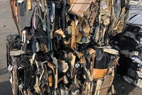 Theo Tổng công ty Tân Cảng Sài Gòn, số container tồn đọng tại Cảng Cát Lái đã lên tới con số 8.000, chiếm hơn 10% diện tích kho bãi của cảng, chủ yếu ở diện cấm nhập hoặc sai mã số hải quan.