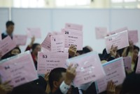 Doanh nghiệp họp Đại hội muộn, cổ đông có thể kiện