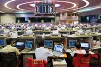 Chứng khoán Hồng Kông chịu vạ lây vì Mỹ, Trung