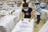 Dây chuyền sản xuất áo sơ mi xuất khẩu sang Mỹ. Ảnh: PV