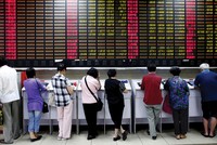 Trung Quốc nới lỏng các chính sách, cải thiện tâm lý nhà đầu tư