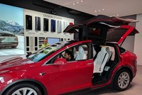 [Infographic] Cuộc đua giành thị phần xe điện