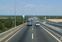 Hạ tầng giao thông kết nối phát triển giúp bất động sản Long An lọt vào tầm ngắm của các nhà đầu tư.