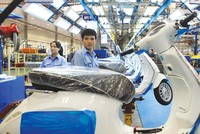 Việt Nam đang là điểm đến hấp dẫn của nhà đầu tư EU. Trong ảnh: Nhà máy Piaggio tại Vĩnh Phúc. Ảnh: Đức Thanh