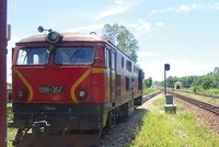 Ngành đường sắt đang tụt hậu so với các loại hình vận tải khác, khi vận tải hành khách và doanh thu liên tục giảm. Ảnh: Đức Thanh