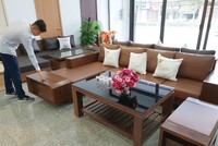 Một bộ sofa gỗ óc chó nguyên bản mã ZG118 có giá 78,3 triệu. Ảnh: Thanh Sơn