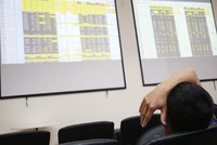 Việc doanh nghiệp trốn lên sàn "tạo đất" cho nhiều hoạt động không minh bạch