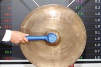 Chậm lên sàn: Toàn vì lỗi... khách quan?