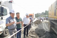 Việc khắc phục hư hỏng mặt đường đoạn Quốc lộ 1 qua Phú Yên rất chậm, gây mất ATGT cho người dân địa phương.