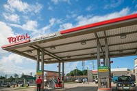 Có mặt từ năm 1990, Total có những bước đi khá cẩn trọng ở thị trường Việt Nam