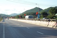 Một đoạn Quốc lộ 18 qua Uông Bí