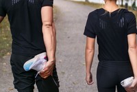 Áo thun hỗ trợ chỉnh sửa tư thế cho người mặc