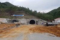 Thi công hầm đường bộ Cù Mông.