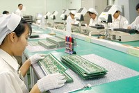 Việt Nam nhập khẩu từ Hàn Quốc chủ yếu là máy móc, thiết bị, hàng điện tử và hàng công nghiệp,  trong đó có 9 nhóm hàng đạt kim ngạch cao trên 1 tỷ USD.