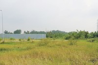 Nghe theo lời quảng cáo có cánh, nhiều nhà đầu tư đã bị chôn vốn ở các dự án bánh vẽ ở vùng ven. Ảnh: Gia Phú