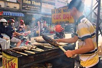 Thơm nức “phố cá lóc nướng” trước Lễ cúng ông Táo