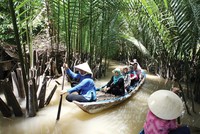 Theo quy định hiện hành, lãnh đạo công ty du lịch phải có bằng cấp chuyên ngành lữ hành. Ảnh: Đ.T