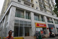 Chung cư Khang Gia Tân Hương bị ngân hàng thông báo thu hồi để xử lý nợ của chủ đầu tư - Ảnh: QUANG ĐỊNH