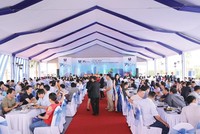 Chủ đầu tư giới thiệu căn hộ mẫu của Dự án. Ảnh: G.H