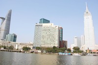 Việc siết cấp phép dự án mới tại trung tâm là một trong những nguyên nhân khiến dòng vốn vào bất động sản TP.HCM sụt giảm. Ảnh: Gia Huy 