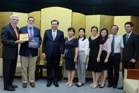 Ông Huỳnh Đức Thơ tiếp ông Willian M. Peduto, Thị trưởng Thành phố Pittsburgh.