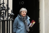Thủ tướng Anh Theresa May đã tính đến phương án từ chức