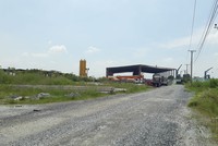 Tiêu chuẩn kỹ thuật của nhiều nhà xưởng còn thấp nên trong quá trình sản xuất đã ảnh hưởng rất lớn đến môi trường