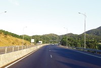 Phần lớn dự án PPP được triển khai trong lĩnh vực giao thông. Trong ảnh: Đường dẫn vào hầm Đèo Cả nối hai tỉnh Phú Yên và Khánh Hòa. Ảnh: Đức Thanh