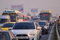 Ùn tắc giao thông xảy ra thường xuyên tại nút giao Pháp Vân.