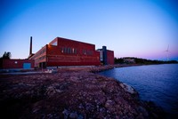 Trung tâm dữ liệu của Google tại Phần Lan được xây dựng gần biển để sử dụng nước biển lạnh làm mát cho hệ thống máy chủ của Trung tâm