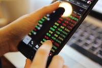 Đầu tư chiều sâu cho công nghệ, công ty chứng khoán “cùng tiến“