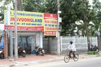 Các phòng giao dịch bất động sản ở Bắc Vân Phong không còn đông đúc, náo nhiệt như trước