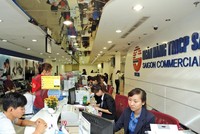 Để đảm bảo quy định tại Thông tư 19/2017/TT-NHNN, các ngân hàng đã đẩy mạnh lãi suất huy động kỳ hạn dài cơ cấu lại nguồn vốn.