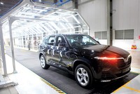 Vingroup đang là đại diện tiêu biểu của doanh nghiệp Việt sẵn sàng đổi mới, sáng tạo. Trong ảnh: Bên trong Nhà máy Sản xuất ô tô VinFast tại Hải Phòng .