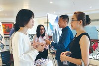 Các start-up trao đổi ý tưởng đầu tư bên lề sự kiện Nhà đầu tư thiên thần và hành trình đầu tư vào start-up tổ chức tại TP.HCM.