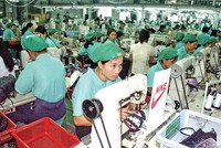 Việt Nam là thị trường quan trọng nhất của Nike trong sản xuất và xuất khẩu. Ảnh: Lê Toàn