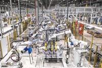 Có 1.200 robot được trang bị tại Nhà máy ô tô VinFast.