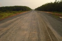 Một đoạn đường Hồ Chí Minh còn thi công dang dở (Ảnh: báo Tây Ninh)