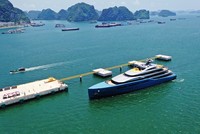 Du thuyền của tỷ phú Anh Joe Lewis ghé thăm Vịnh Hạ Long