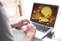 Làm chủ “cuộc sống số” trên thị trường tài chính (Bài 3): Không thể vì “dao sắc" mà cấm dùng