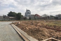 Đất tại Trạm vật tư đường sắt Dĩ An đã được chia lô, chờ bán.