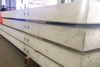 Nhìn có vẻ nhiều lợi thế, nhưng tấm tường bê tông được đánh giá khó đánh bại được gạch nung truyền thống. Ảnh: Nhất Nam