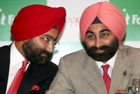 Tin lời 'giáo chủ', anh em tỷ phú Ấn Độ đốt sạch tài sản 2 tỷ USD