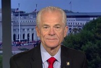 GS. Peter Navarro là chuyên gia kinh tế có tiếng và là Cố vấn cấp cao, điều hành Hội đồng thương mại Quốc gia của Nhà Trắng